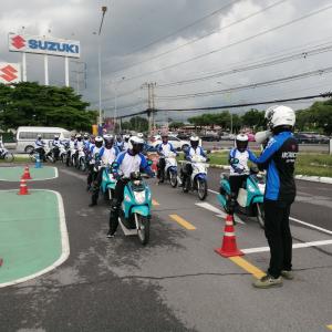 รุ่นที่ 1 บริษัท โตชิบาแคร์เรียร์ (ประเทศไทย) จำกัด ได้จัดอบรมขับขี่ปลอดภัยให้กับพนักงานของบริษัทฯ เพื่อให้พนักงานมีทักษะการขับขี่รถจักรยานยนต์อย่างถูกต้องและปลอดภัยบนท้องถนน