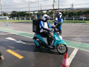 บริษัท SENDIT (THAILAND) CO.,LTD. ส่งพนักงานเข้าอบรมหลักสูตรขับขี่ปลอดภัย เพื่อให้พนักงานปฏิบัติหน้าที่ขับขี่รถจักรยานยนต์บริการลูกค้าได้อย่างปลอดภัย
