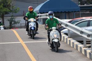 ภาพบรรยากาศ การอบรมขับขี่ปลอดภัยขันพื้นฐาน (Safety Riding Course) ให้กับนักเรียนศูนย์การเรียนปัญญาภิวัฒน์ รังสิต วันที่ 11-12 มีนาคม 2564 ที่ผ่านมา 