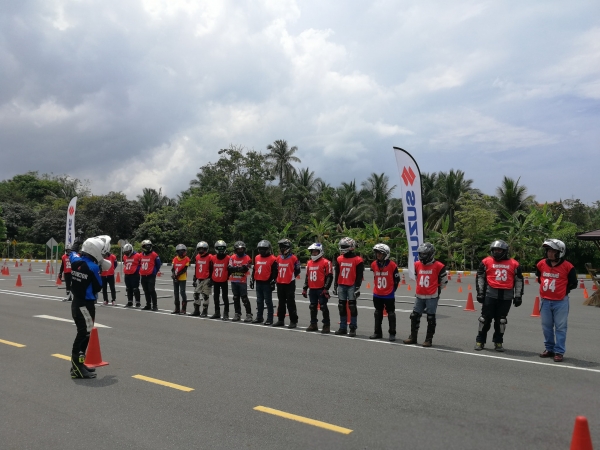 SRS ร่วมกับ Suzuki Super Bike Pattaya จัดคอร์สอบรม  Big Bike Basic Riding Course 1