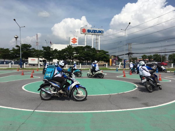 การอบรมขับขี่ปลอดภัย ขั้นพื้นฐาน (Safety Riding Course)  ของพนักงาน บริษัท sendit thailand  ในวันที่ 17 สินหาคม 2563 